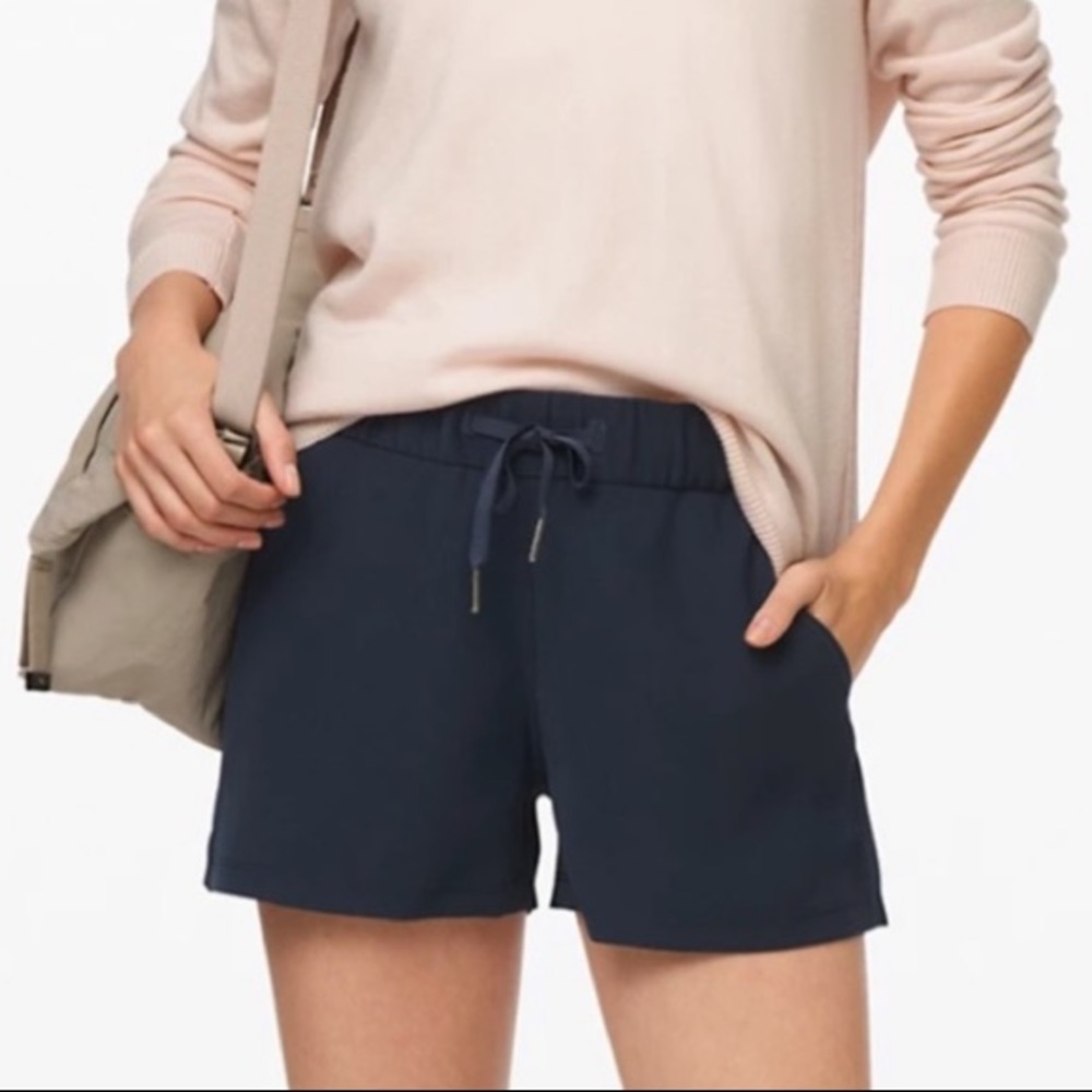 Lululemon On the Fly Navy Short